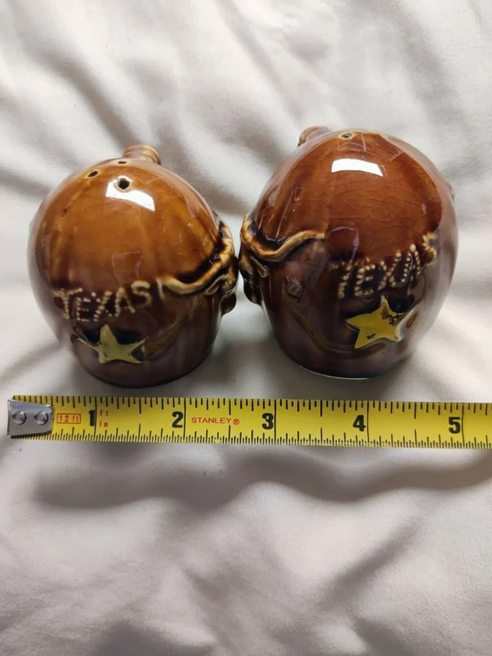 Vintage Texas Longhorn Ceramic Salt & Pepper Shakers Brown Glaze With Yellow Sta